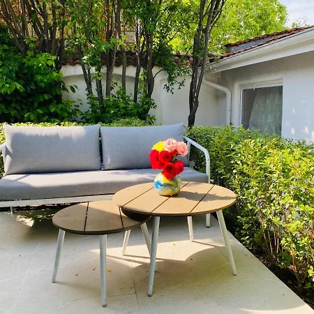 Friends Family Отель *