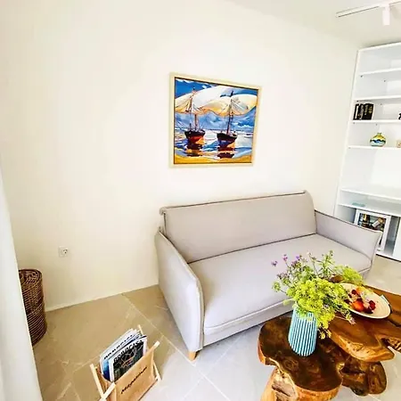 Отель Friends Family *