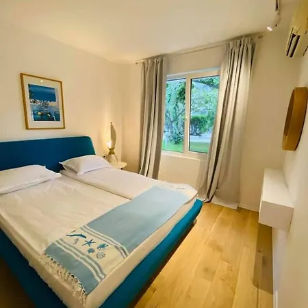 Отель Friends Family