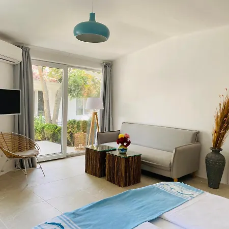 Friends Boutique Hotel 로제넷츠