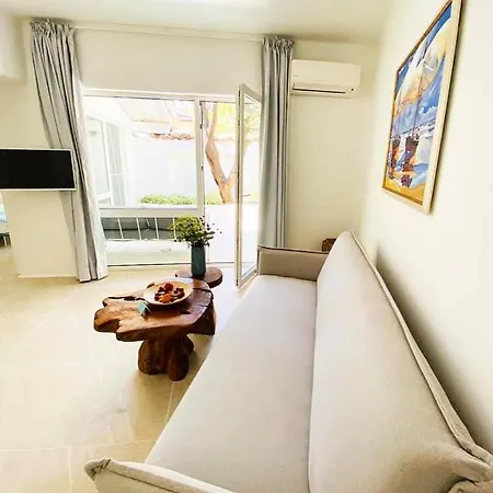 Friends Family Лозенец