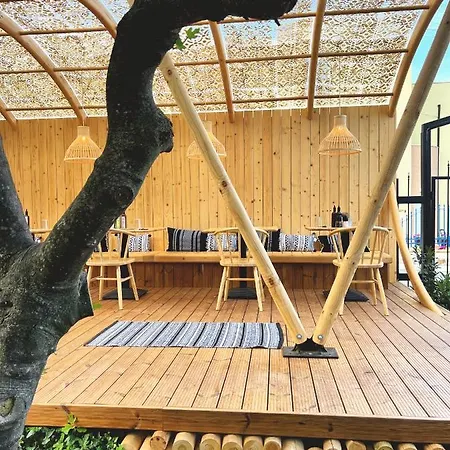 Friends Family Лозенец