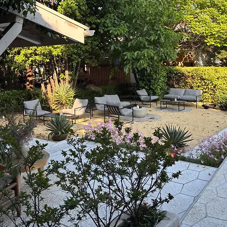 Friends Family Отель Лозенец