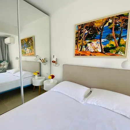 Отель Friends Family *