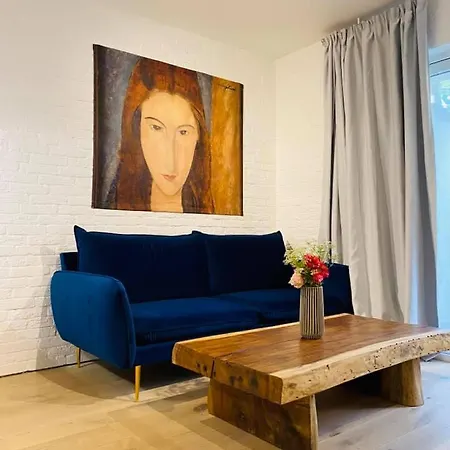 Otel Friends Family Lozenets