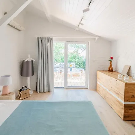 Friends Family Otel Lozenets