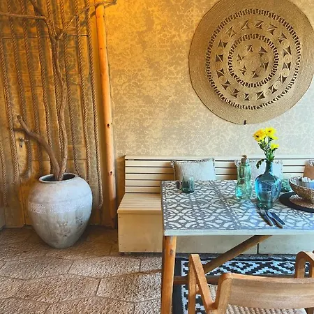 Otel Friends Family *