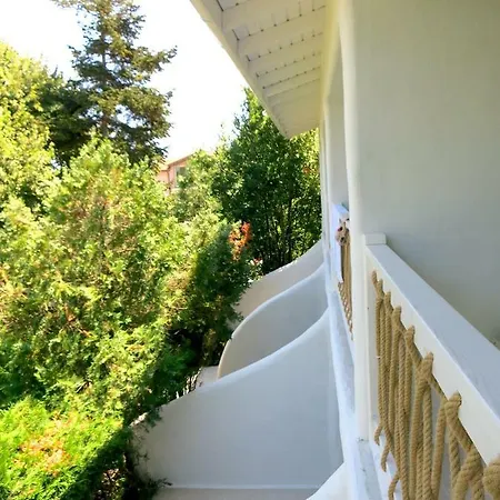 Friends Family Otel *