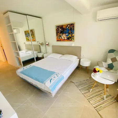 Friends Boutique Hotel *